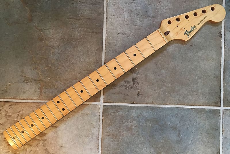 1983 / 1984 Fender Stratocaster Maple Neck. 12