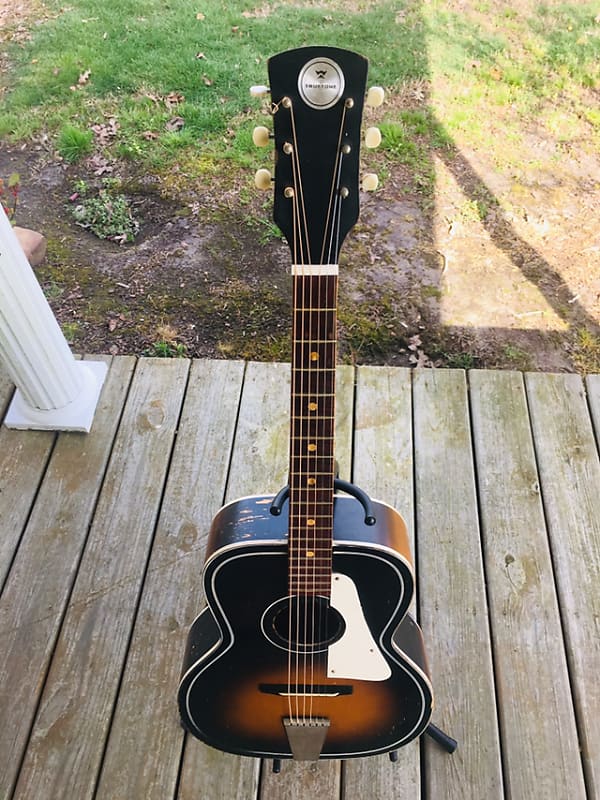 Vintage truetone store guitar