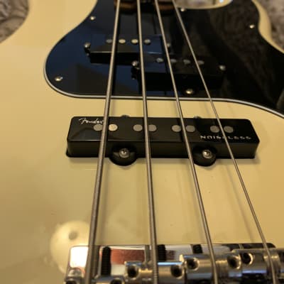 Fender American Elite Precision Bass with Rosewood Fretboard 2016 - 2019 - Olympic White image 6