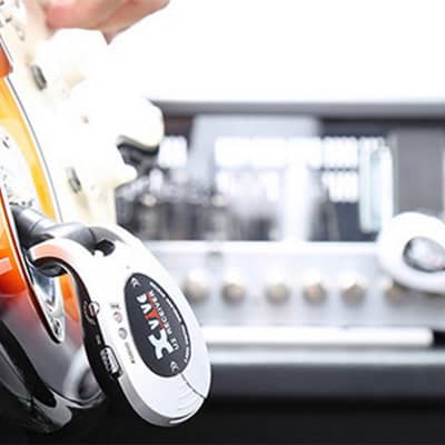 Xvive U2 Rechargeable Digital 2.4Ghz Wireless Guitar System, Silver, no licence. image 2