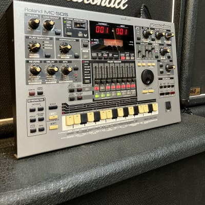Roland MC-505 Groovebox 1998 - 2002 - Gray