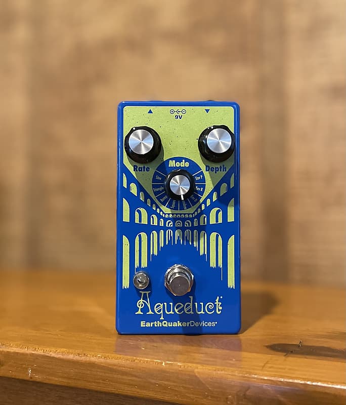 EarthQuaker Devices Aqueduct Vibrato Limited Edition 2018 - Blue