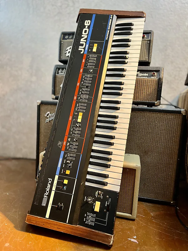 希少 roland juno-6 シンセサイザー Roland Juno-6 | Vintage Synth Explorer