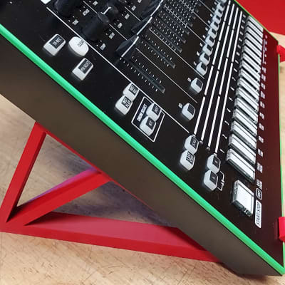 Roland AIRA TR-8 Rhythm Performer