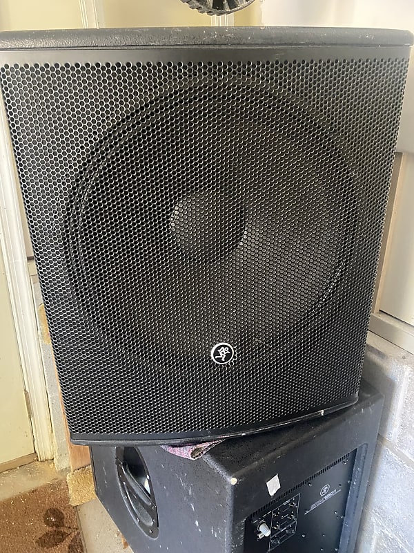 SRM1801 18インチ パワードサブウーファー Amazon | MACKIE マッキー パワードPAサブウーファー SRM1801 国内正規