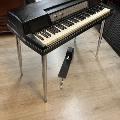Wurlitzer 200A 64-Key Electric Piano 1974 - 1983 - Black image 1