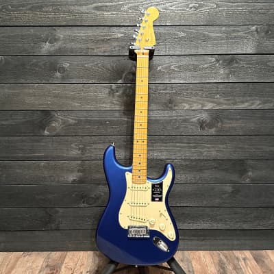 Fender American Ultra Stratocaster USA Cobalt Blue Electric Guitar image 12
