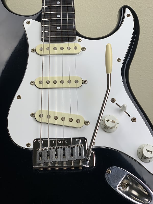 輝く高品質な Fender Japan Stratocaster Short Scale STS-55R Fujigen 鍵盤楽器