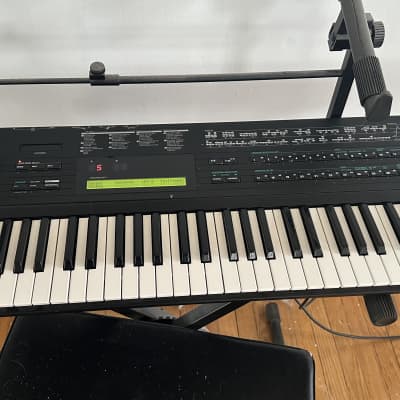 Yamaha DX7II-D 16-Voice Synthesizer