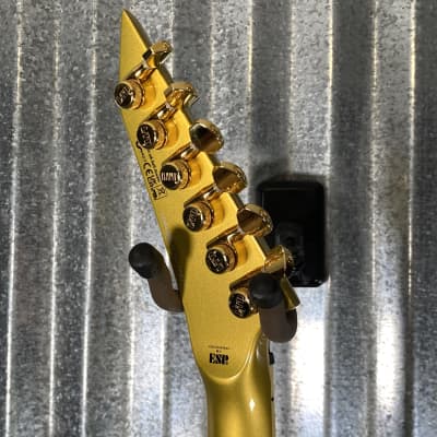 ESP LTD KH-V Kirk Hammett V Gold Sparkle EMG Guitar & Case #0917 B Stock image 4