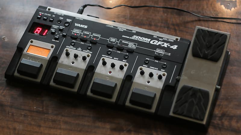 Japan rare Zoom GFX-4 Guitar Effects Processor 1990s Black GFX-4