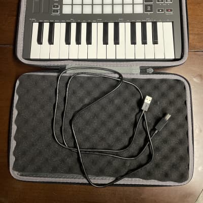 Novation Launchkey Mini MKIII MIDI Keyboard Controller 2019 - Present - Black - With Black Padded Case