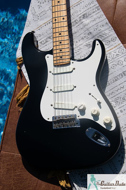 FENDER USA stratcastarZシリアル2000年 Serial-Number-Lookup_1640d0e7-
