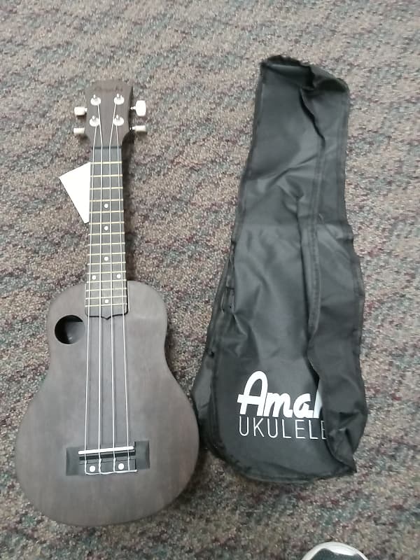 Amahi Roundback Ukulele 2023 Walnut Reverb