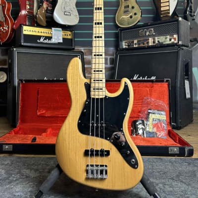 FENDER '75 JAZZ BASS (U.S. MODELS NO. 019-0302) bass guitars
