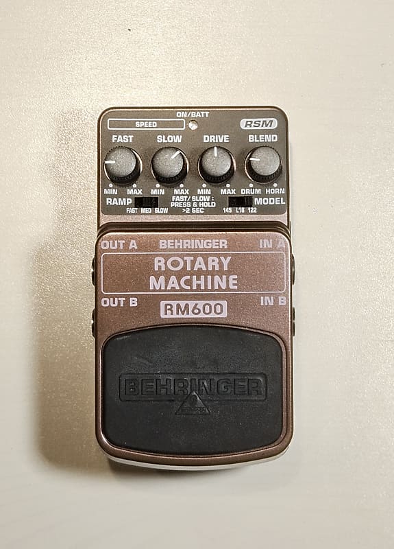 ギター BEHRINGER RM600 / CC300 Soundbite Behringer RM600 Rotary Machine | Music All In - YouTube
