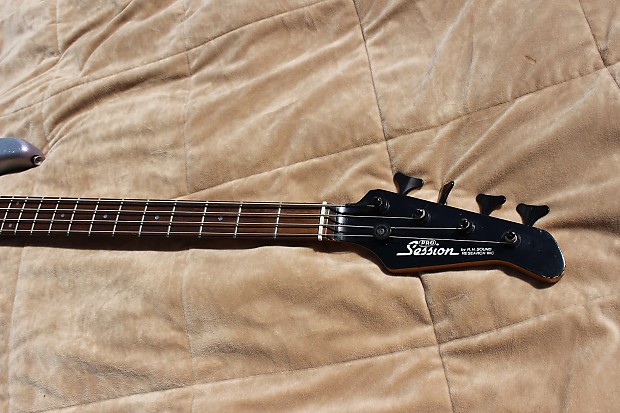 Riverhead Sound Research Pro Session Bass 1984 Silver Riverhead Sound Research Pro Session Bass 1984 Silver