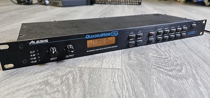 Alesis QuadraVerb GT 20k Bandwidth Simultaneous Guitar