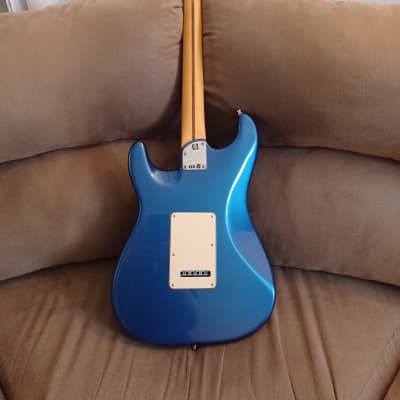 Fender American Ultra Stratocaster - Cobra Blue + Hard Shell Case image 3