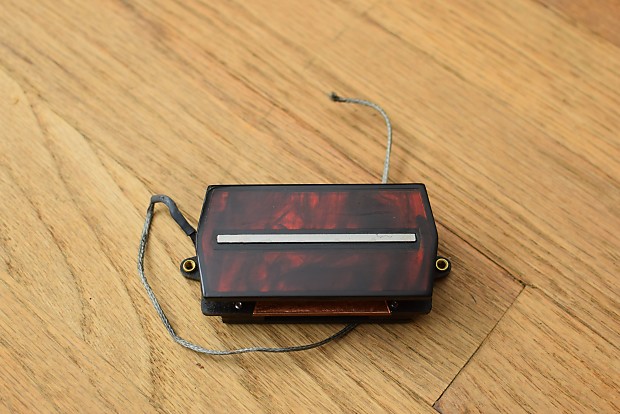 P90 blade pickup outlet
