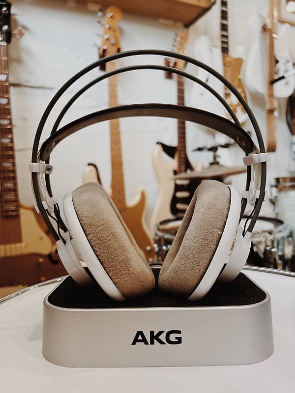 AKG AKG K 701 Ultra Reference Class Stereo Headphone Level 1 2020 White