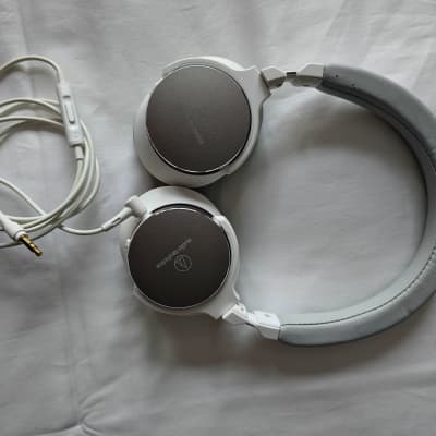 Audio-Technica ATH-SR5BTWH Bluetooth Wireless On-Ear High-Resolution Audio Headphones, White/Grey image 1
