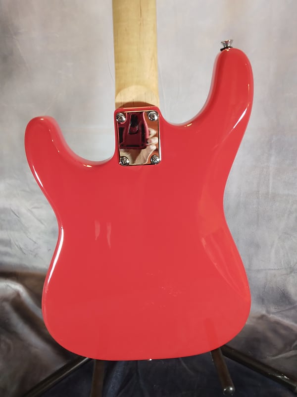 Squier Bullet Stratocaster Hardtail Electric Guitar 2001 Red