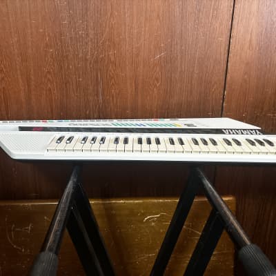 YAMAHA SHS-200 FM Digital Keyboard with MIDI Keytar w/ bag image 4