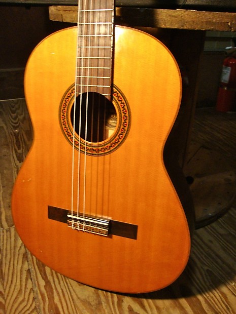 Yamaha g85a online classical guitar