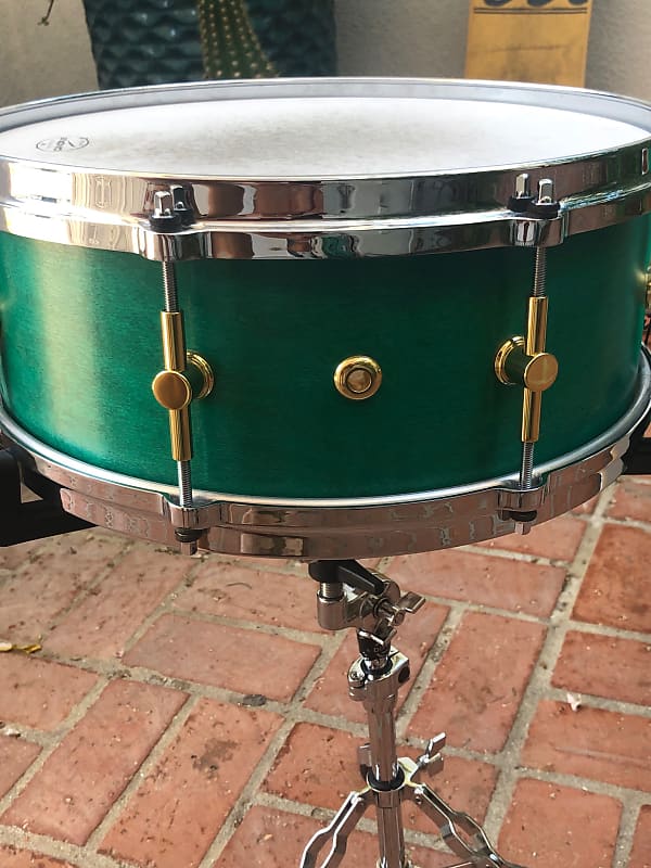 Canopus NV60 M1 - Turquoise Oil 5.5 x 14 Snare with Soft Road Runner Case