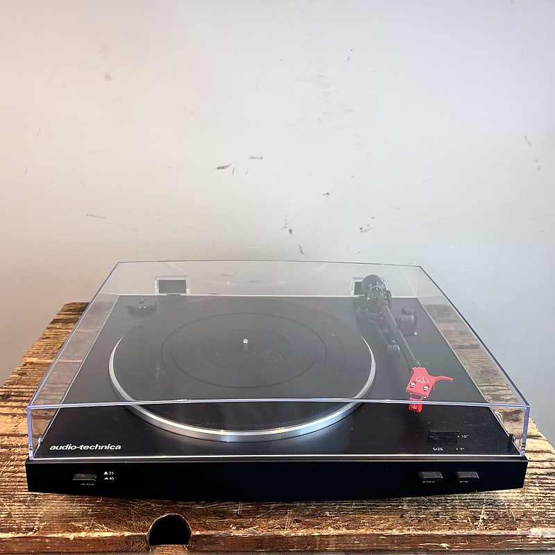 Audio Technica AT LP3 - Turntable for Local Pickup Only in Milwaukee, WI  			