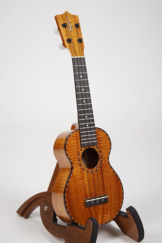 Kamaka HF1D Deluxe Soprano Ukulele with Hardshell Case Reverb