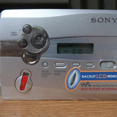 Sony WM-GX688 Walkman Radio/Recorder image 1