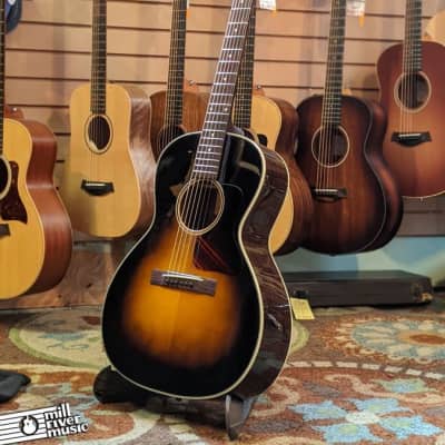 Eastman E20OOSS Slope Shoulder OO Acoustic Guitar Sunburst w/ Hardshell Case image 2
