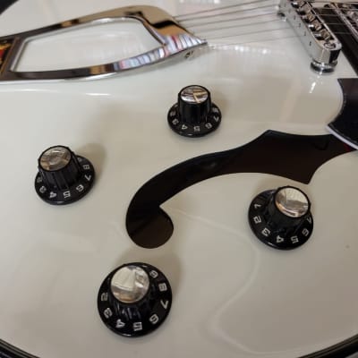 Hagstrom Viking Semi Acoustic Guitar - White image 5