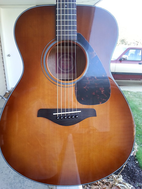 Yamaha fs700s acoustic guitar best sale