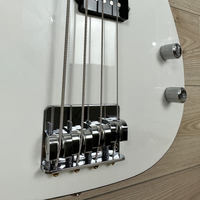 Fender Made in Japan Aerodyne Special Precision Bass, Bright White image 6