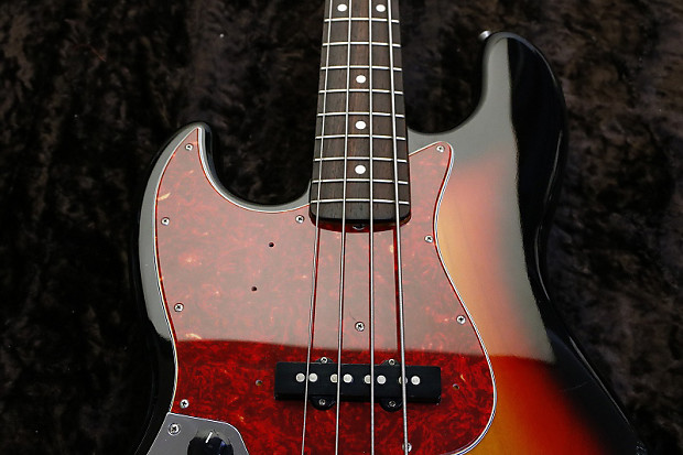 Left Handed Fender Japan '62 reissue JAZZ BASS JB62-LH ALDER