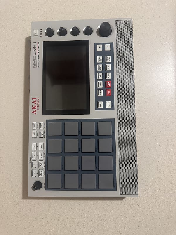 Akai MPC Live II Standalone Sampler / Sequencer Retro Akai MPC Live II Standalone Sampler / Sequencer Retro
