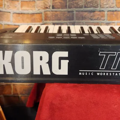 Korg TR61 61-Key Music Workstation Keyboard With Groove Pak Soft