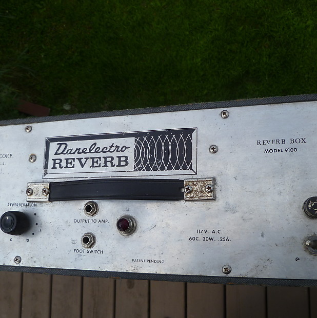 Danelectro 9100 top reverb box