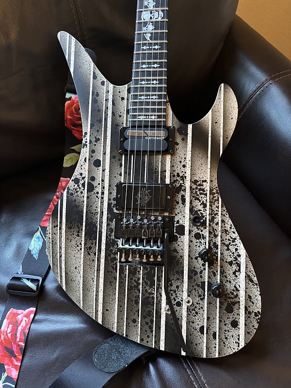 Schecter Synyster Gates Custom S (D)eath of a Poet / Bone Splatter