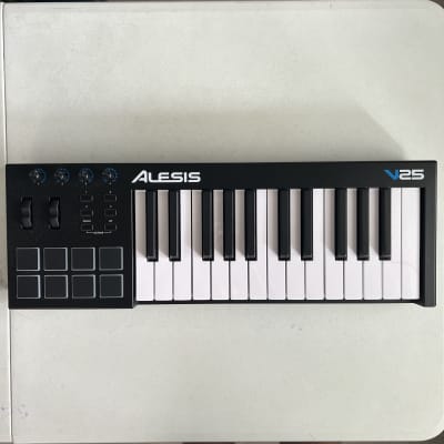 Alesis V25 25-key USB MIDI Controller with Beat Pads image 1