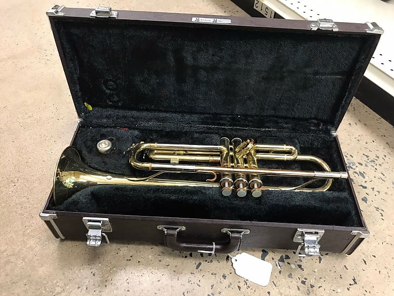 YAMAHA Trumpet Model YTR-2321 W/ Brown Hard Carrying Case - Made