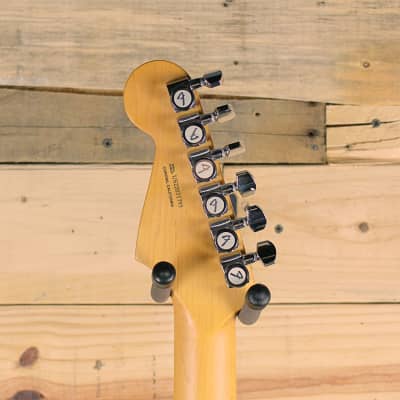 Fender American Ultra Stratocaster with Maple Fretboard (2022, Cobra Blue) image 8