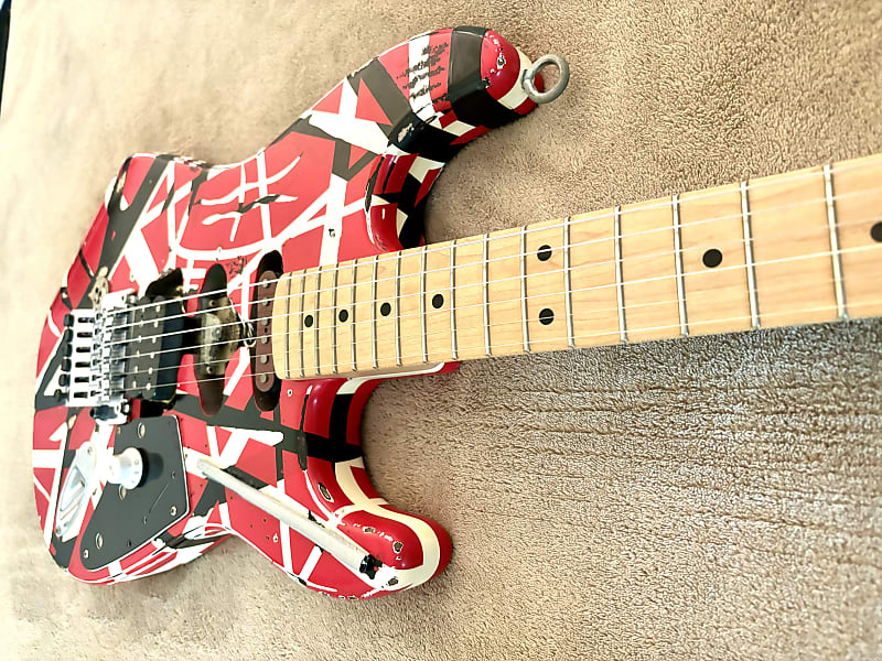 超拘って制作したバナナヘッドのフランキー‼️EVH p.u/floydrose