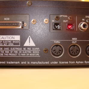 Yamaha  A3000 v2 sampler 1997 w/ separate outputs, optical and cinch SPDIF in an out image 6