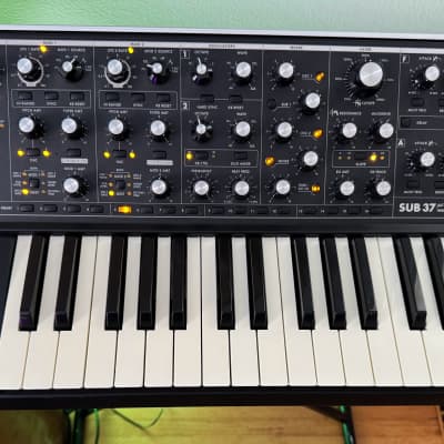 Moog Sub 37 Tribute Edition 2014 - Black