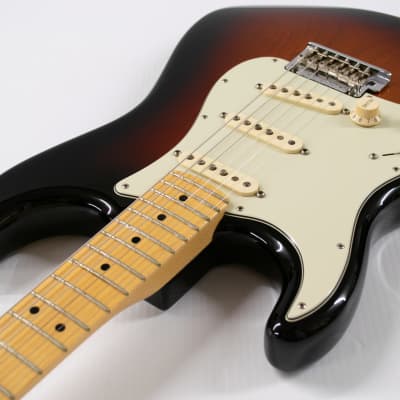 Fender American Professional Stratocaster Left-handed - 3-Color Sunburst with Maple Fingerboard image 6