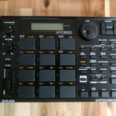 Akai MPC500 Music Production Center 2006 - 2013 - Black